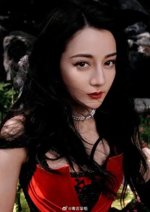 迪丽热巴火焰裙