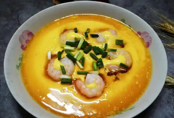 水炖蛋里加深海虾仁,注意3个小窍门,滑嫩细腻,比饭店的还好吃_蒸蛋