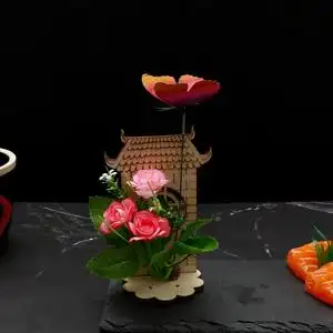 摆盘花点缀厨房