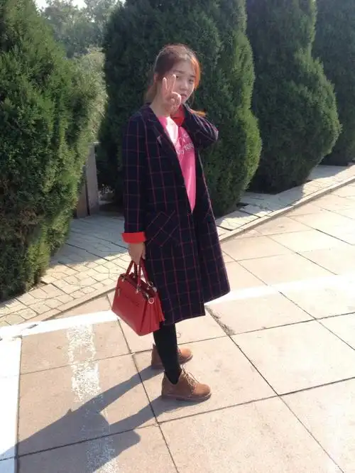 来张老婆的照片镇镇楼,老婆最大