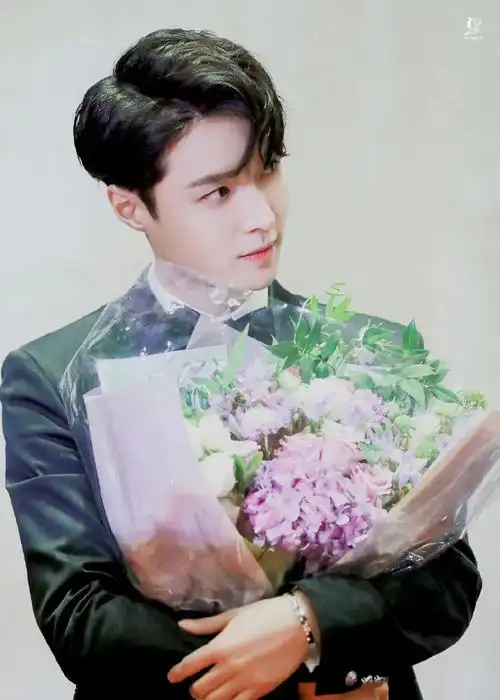 张艺兴超话#张艺兴时光记事簿##张艺兴每时每刻#转发这个捧花兴,你的