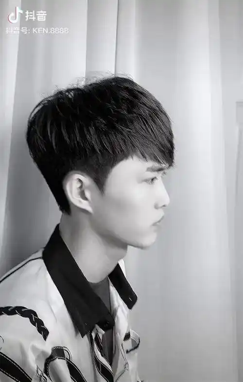 韩式轻柔锅盖头男士发型发型造型烫