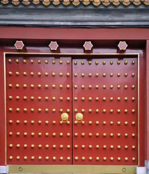 头条问答 - 为什么故宫门上的门钉都是"九"个?(8个回答)
