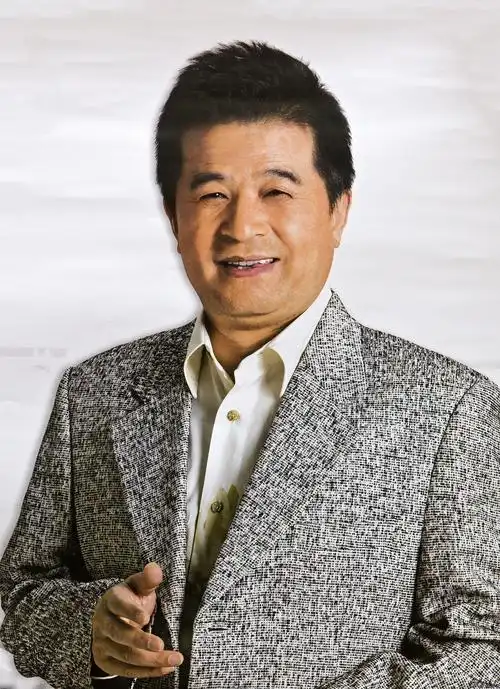 ",足以证明我们的毕姥爷是个合格的主持人,却不是一个长得帅的主持人