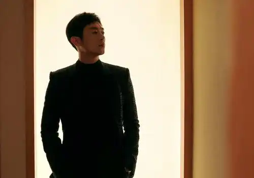 朱亚文《在一起》发布会 演绎抗疫医生直言曾拍到"腿软"