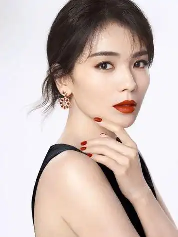 导语:你注意到没有,在中韩的新一代女演员中,很少能看到高颧骨的美女.