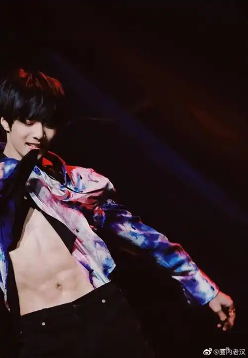 明星同人小说 tnt:暧昧关系腹肌太了 我沦陷了 我爱时代少年团 也爱