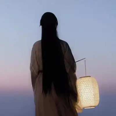 清冷古风女头像