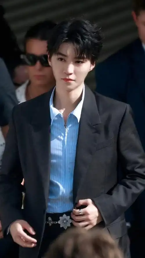 王俊凯 巴黎时装周##迪奥品牌大使王俊凯