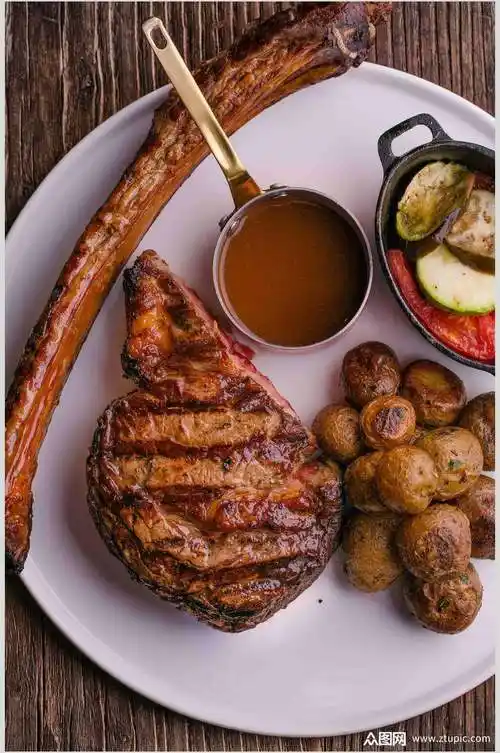 牛排布景西餐美食高清摄影图