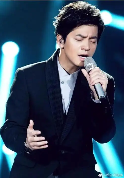 赞#李健,1974年9月23日出生于黑龙江省哈尔滨市,中国内地流行乐男歌手