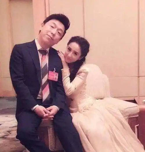 她被黄渤追了13年,成名依旧不离不弃,45岁被黄渤宠上天_小欧_妻子