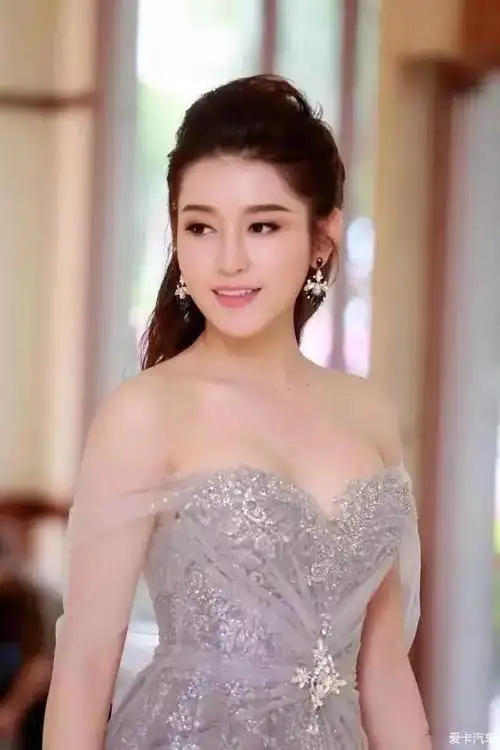 越南妹子比范冰冰漂亮31415926倍