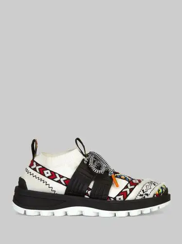 几何图案提花运动鞋