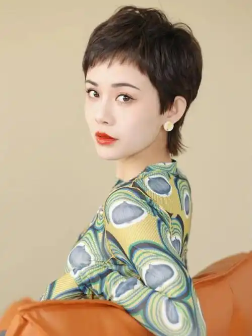 女人四十岁以后剪什么发型好看?试试这六款发型,气质端庄又减龄