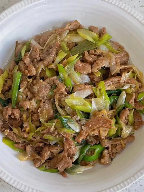 葱香肉嫩做法简单的葱爆羊肉