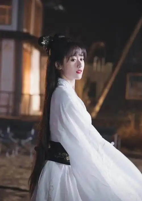 袁冰妍的古装造型真的很难不让人一见钟情