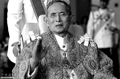 老国王驾鹤西去 泰国政局添变数
