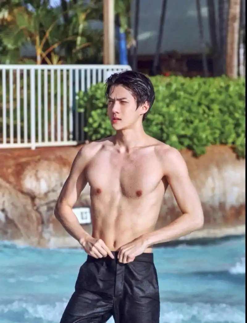 腹肌美男吴世勋