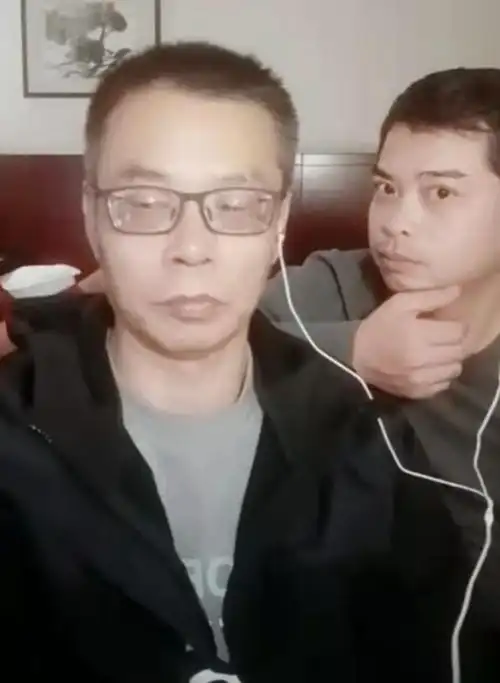 郭威舅舅身体无恙,直播讲述和金果儿冲突事件,对方从嚣张到沉默