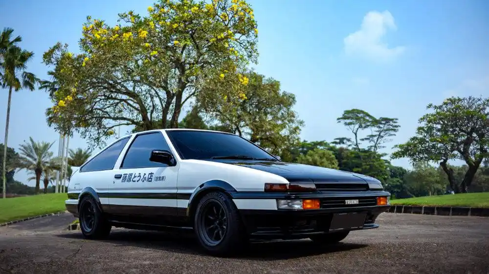 情怀贴!熊猫色的toyota ae86 sprinter trueno