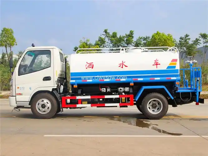 凯马5方洒水车图片点击查看大图选装配置:可加装电气动阀控制,加装