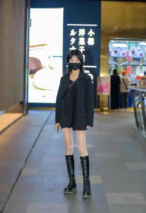 高筒靴 丝袜,如何搭配保暖又不显俗气