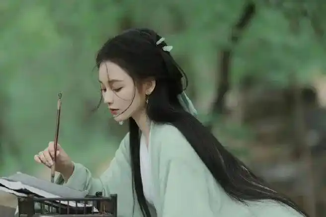 王一菲古装写真集 清纯优雅 超凡脱俗 碧波仙子 - 抖音