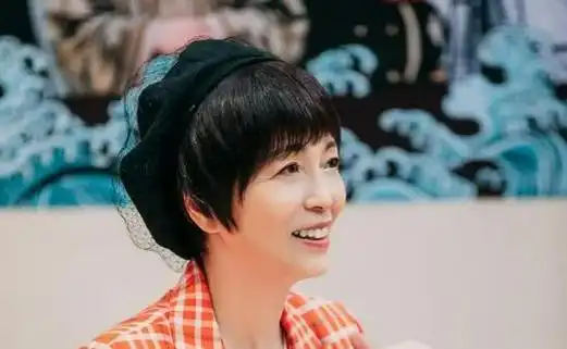 苑琼丹扮丑走红嫁给玻璃大王,但不愿做富太太,投资开超市和餐厅