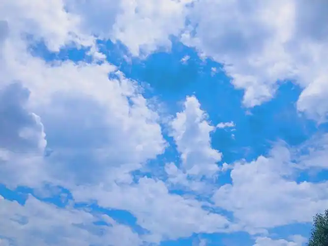 今天的蓝天白云