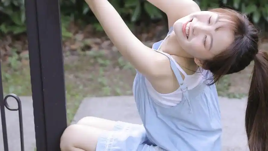 桌面壁纸 美女 生活写真 > 小清新甜美系少女图片壁纸分辨率:(1920x