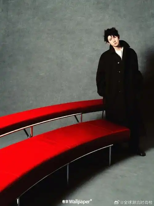 王源卷宗四月刊封面