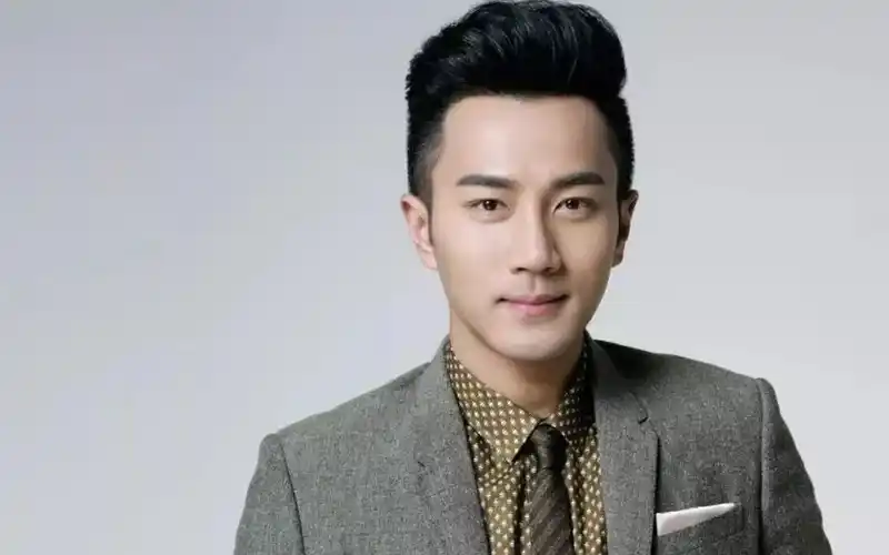 7大脸型发型配对_特点_刘海来_胡须