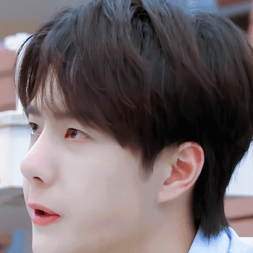 王一博奶膘合集!原来酷盖也长奶膘啊