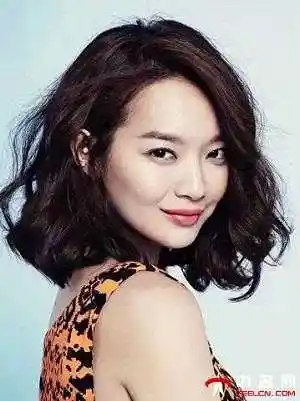 好看的短发烫发发型 更显时尚气质-中名网