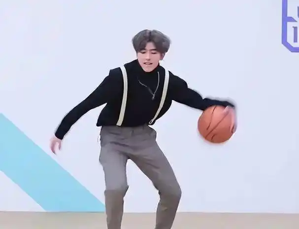 蔡徐坤鸡你太美卖脱销销量排行第一花158元就能成为黑粉