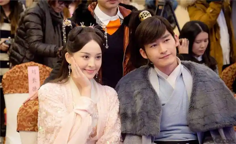 古力娜扎五段情无疾而终,演艺事业受创严重_恋情_张翰_冯铭潮