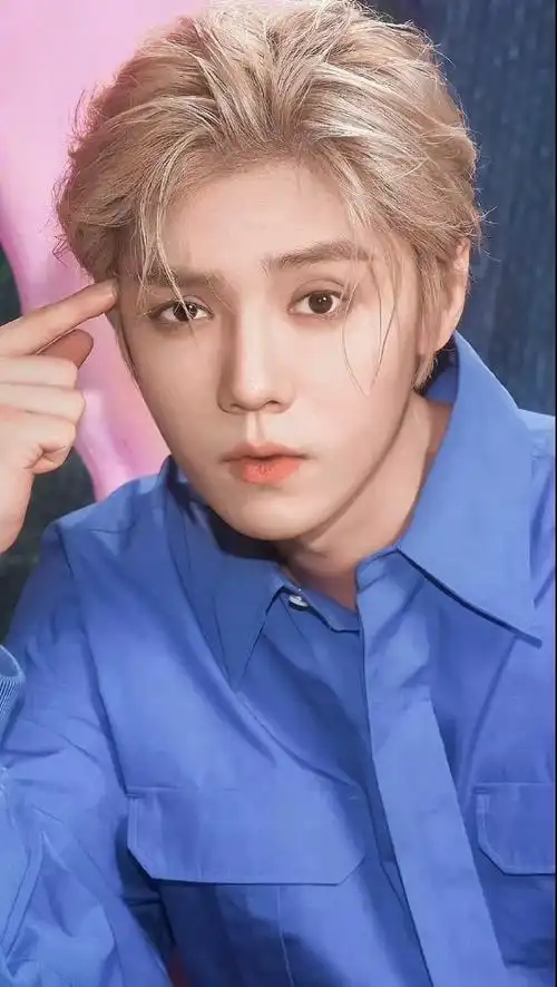 歌手鹿晗#lh#鹿晗夏夜vlog#  天亮了才说晚安,手机被你消息存满,第一