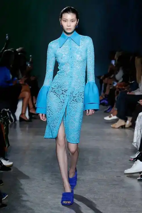 2023年春夏趋势:尽情欢愉,美好复苏_元素_armani_透视