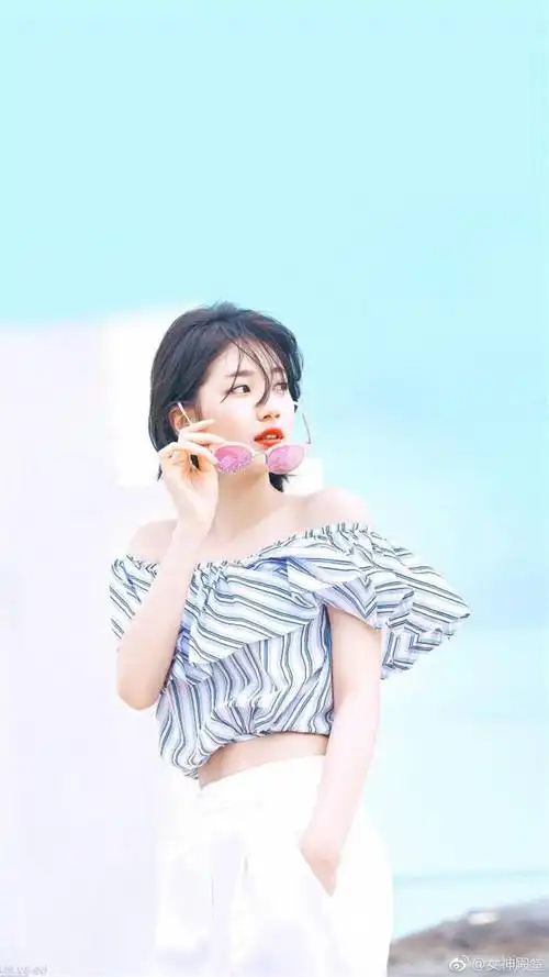 裴秀智夏日清新写真