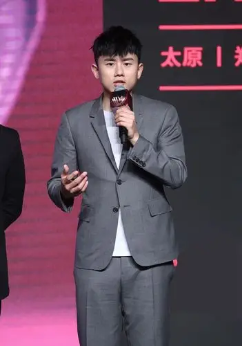 奶爸张杰2018未live巡演发布会在京举行温柔表白谢娜