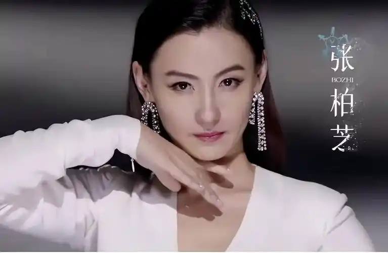 周星驰几个孩(42岁张柏芝:生三个儿子,大儿子最像谢霆锋,小儿子年仅四