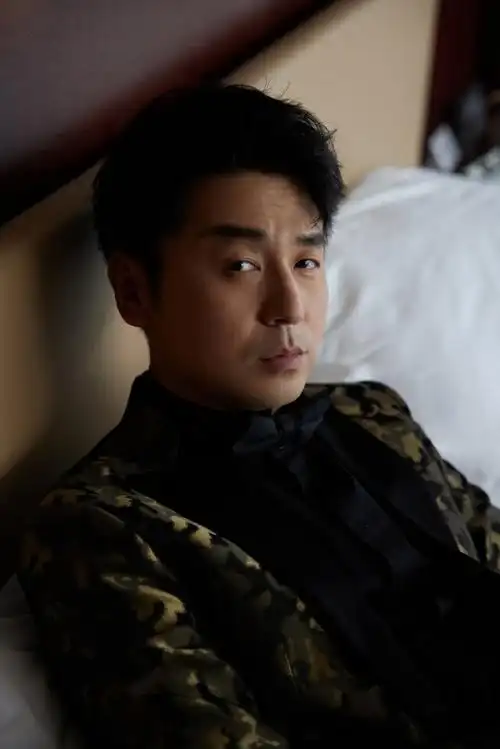 雷佳音出发图是躺着拍的##微博电影之夜