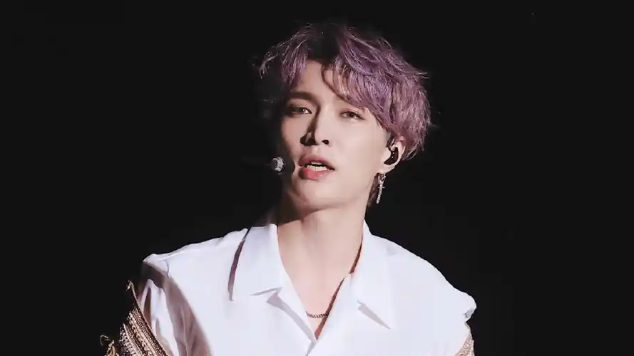 张艺兴时尚成熟帅气魅力干净迷人写真