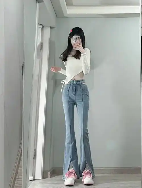这才叫时尚,微喇牛仔裤的穿搭秘籍,带你感受不一样的夏日风情