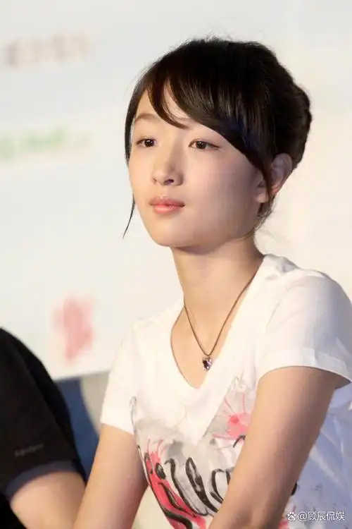 周冬雨最终承认,她最痛恨的不是曾志伟,而是那个让她声名狼藉的女人.