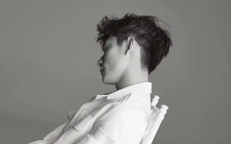 张一山雅痞时尚帅气写真高清壁纸