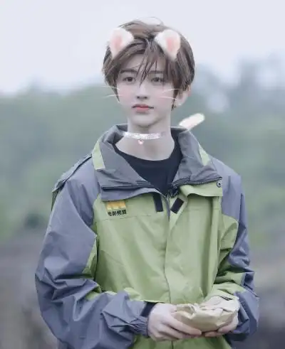 宝贝太可爱了t^t 蔡徐坤