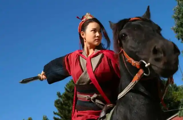 最美"扈三娘"大郑爽,惊艳了一个时代,至今55岁仍单身