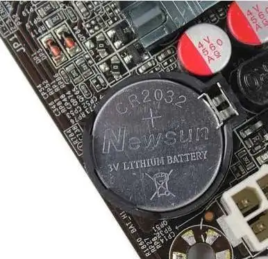 可能很多人都不知道,电脑主板上有一个纽扣电池,型号大多是cr2032